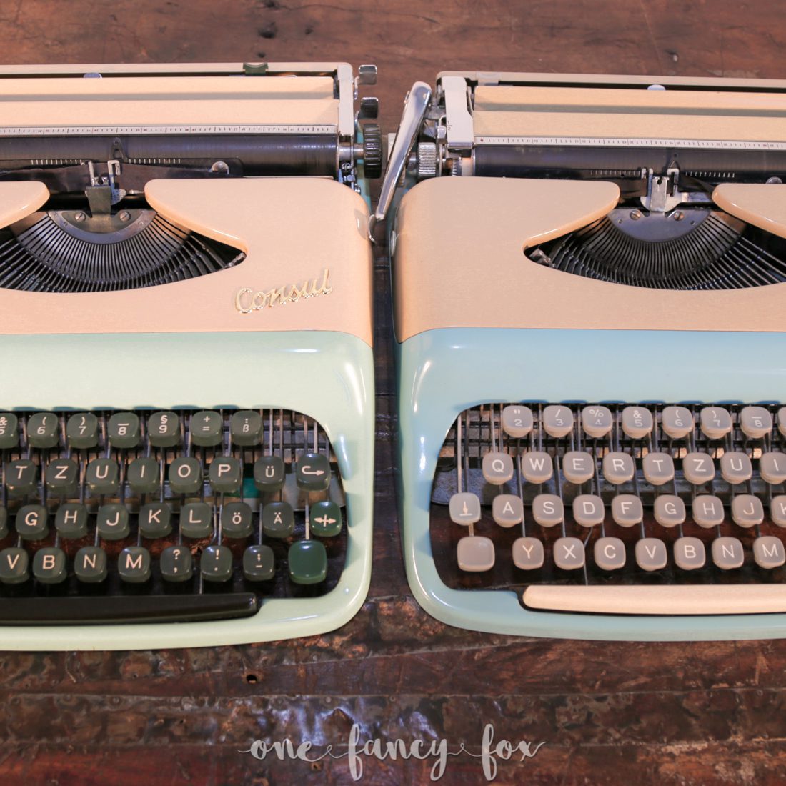 Vintage Schreibmaschine mieten bei One Fancy Fox Verleih für Vintage und Hochzeitsdekoration